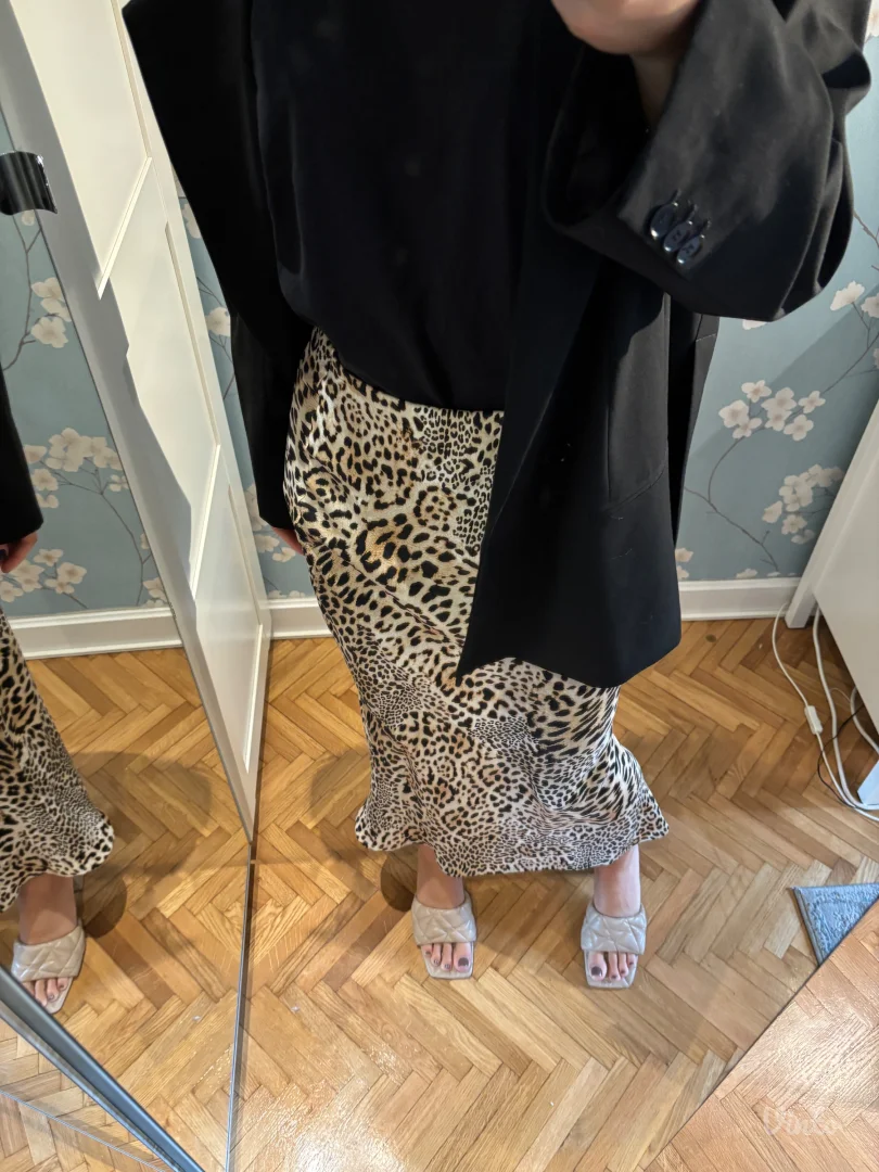 Zara satenska suknja