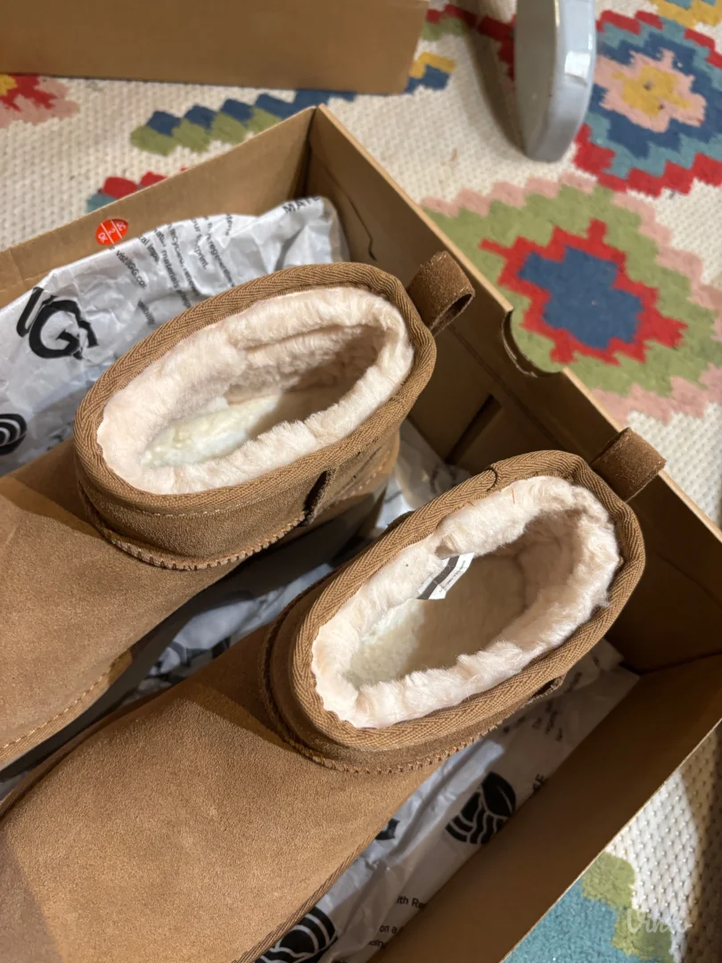 Ugg cizme - jednom nosene