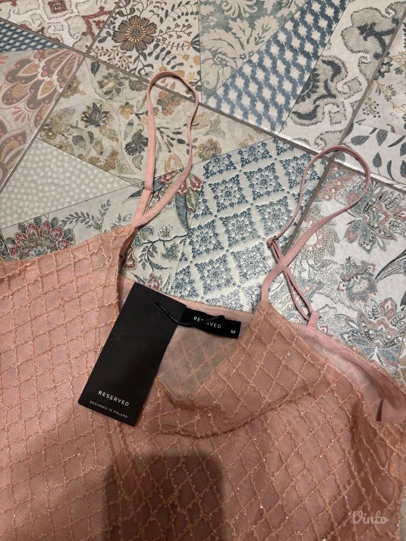 Reserved top sa sljokicama