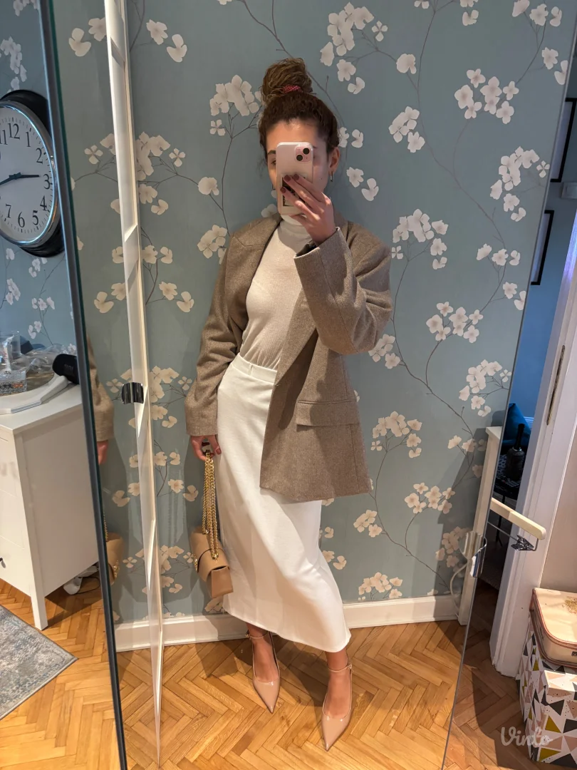 Zara nova suknja s/m