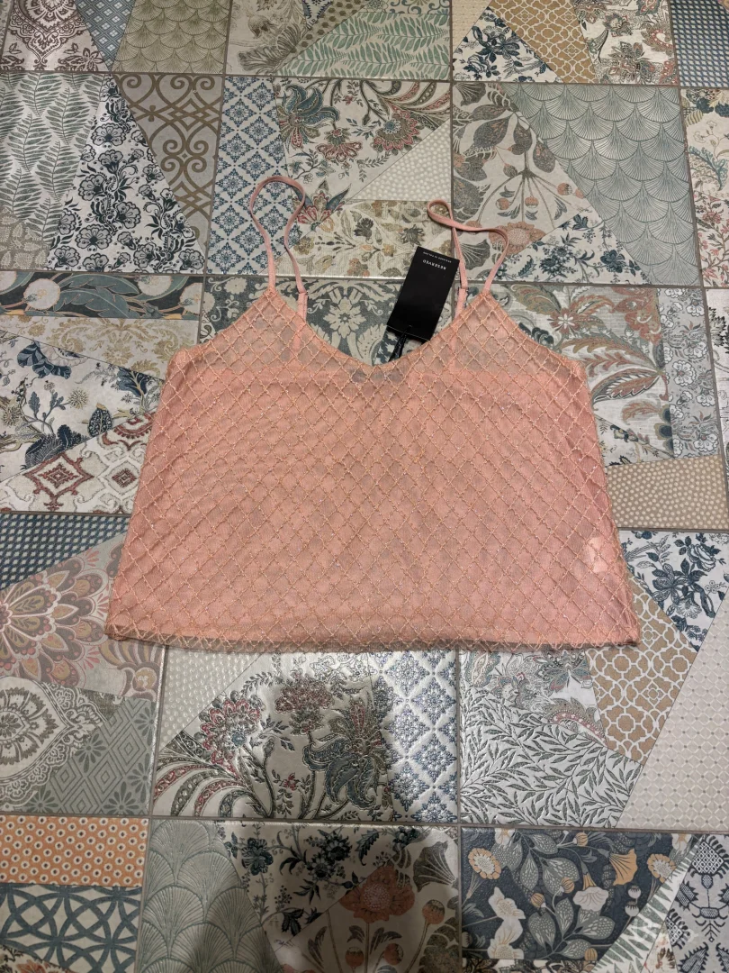 Reserved top sa sljokicama