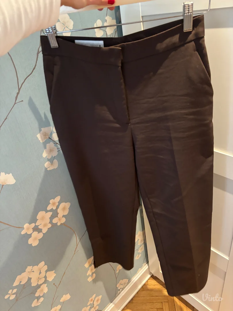 Zara pantalone NOVO