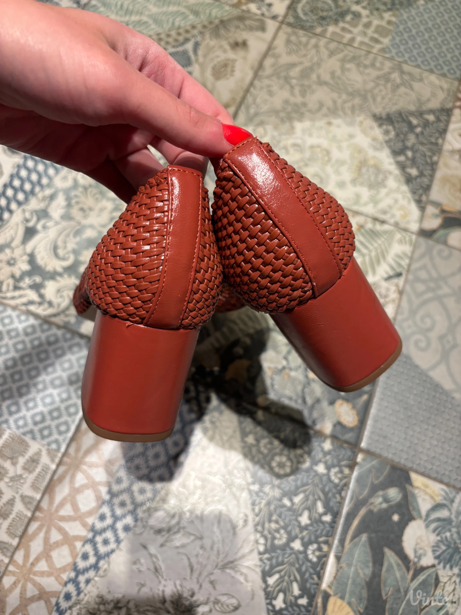 Zara stikle NOVO