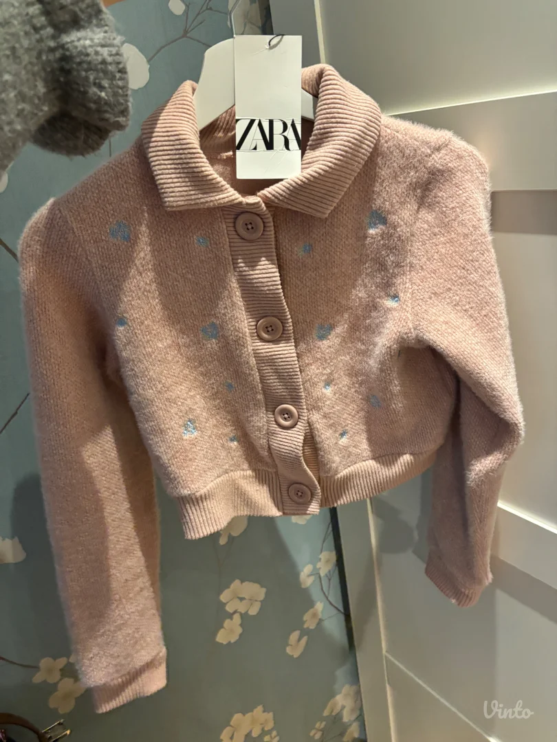 Zara dzemper sa etiketom