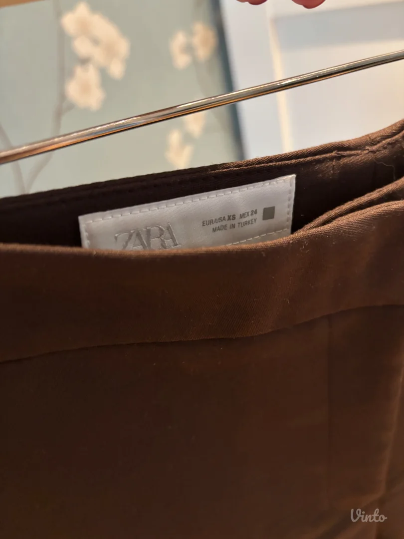 Zara pantalone NOVO