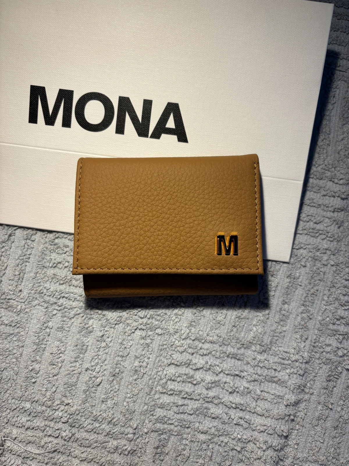Mona novcanik