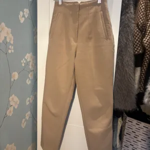 Zara pantalone