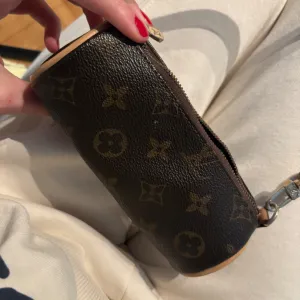 Louis vuitton torba