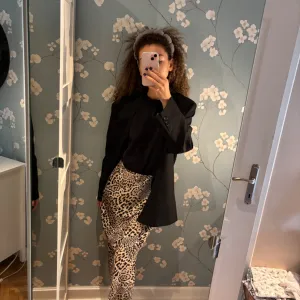 Zara satenska suknja