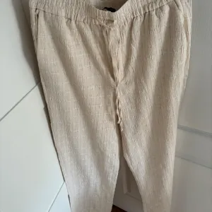 Zara pantalone