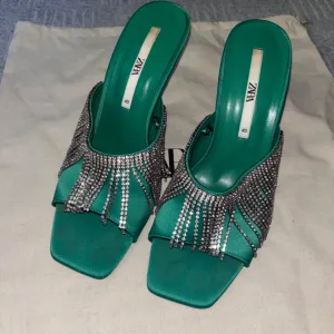 Zara stikle