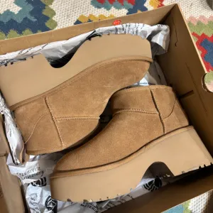 Ugg cizme - jednom nosene