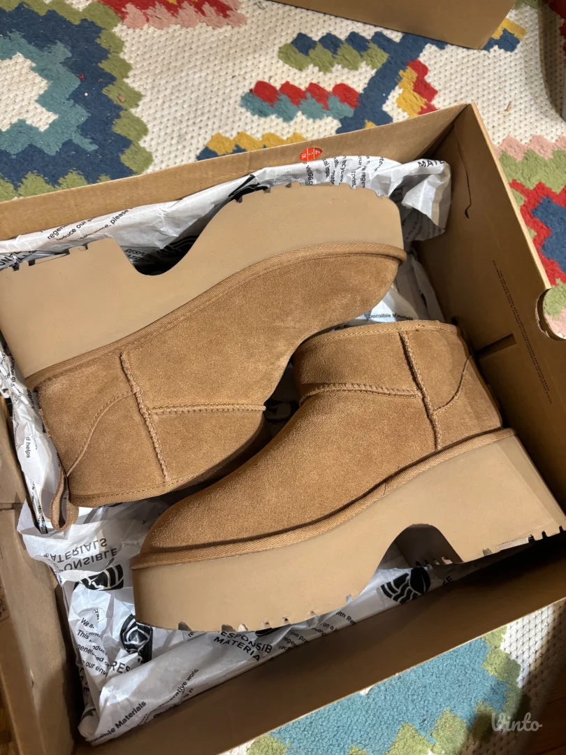 Ugg cizme - jednom nosene