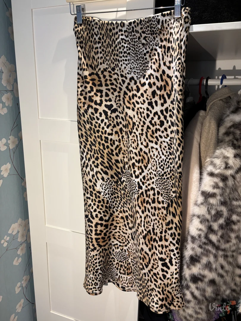 Zara satenska suknja