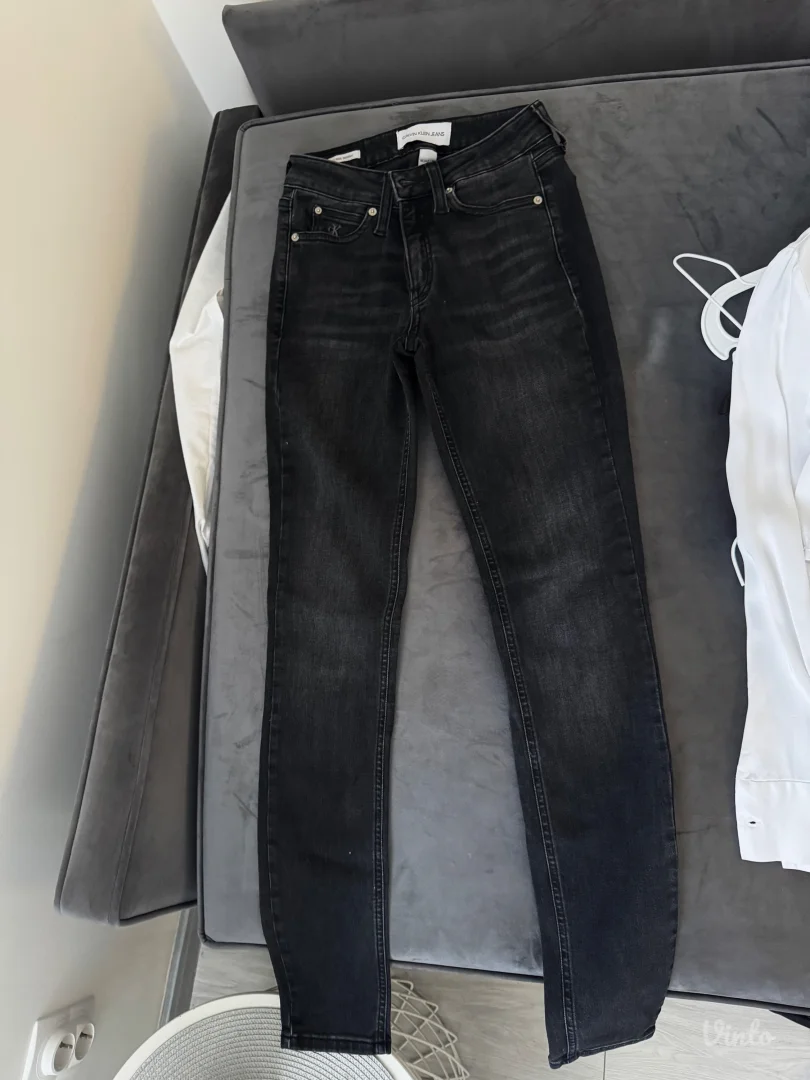 Calvin Klein farmerke 34 NOVE