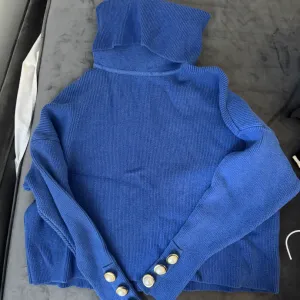 Plavi dzemper butik S/M