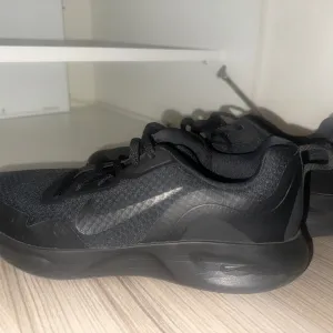 Nike crne patike