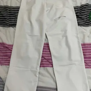 Donji deo - beli