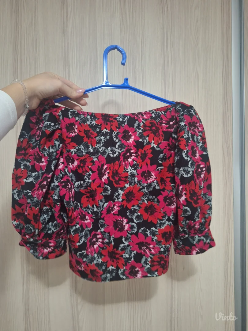 Majica sa puf rukavima