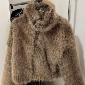 Jakna od veštačkog krzna Reserved