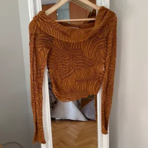 Bershka čipkana majica