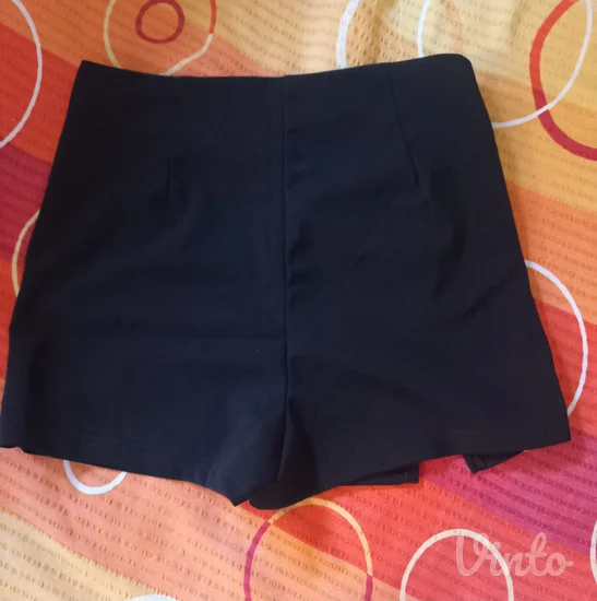 Suknja skort