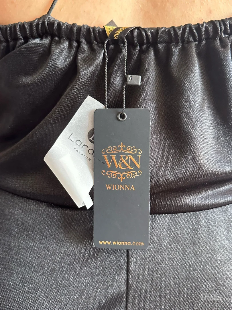 Crna svečana haljina