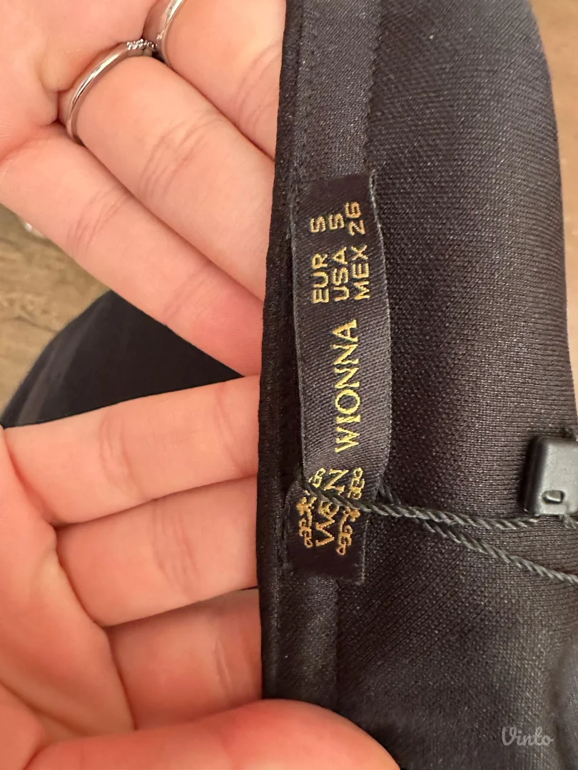 Crna svečana haljina