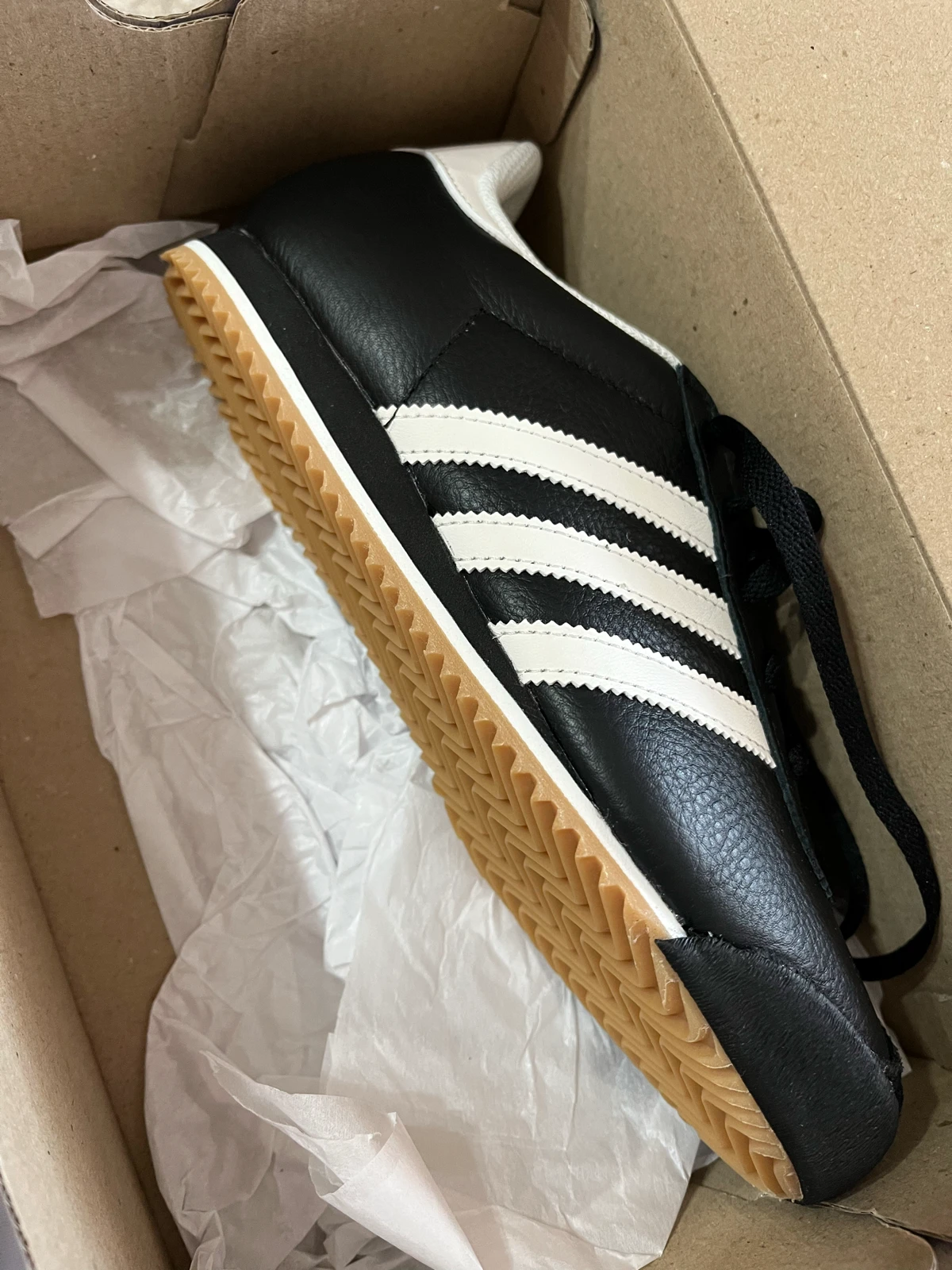 NOVE adidas patike