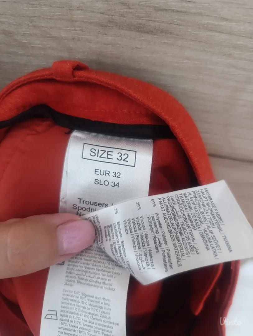 Poslovne pantalone Orsay 32