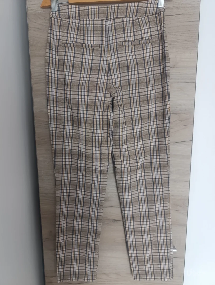 Poslovne pantalone Orsay 32