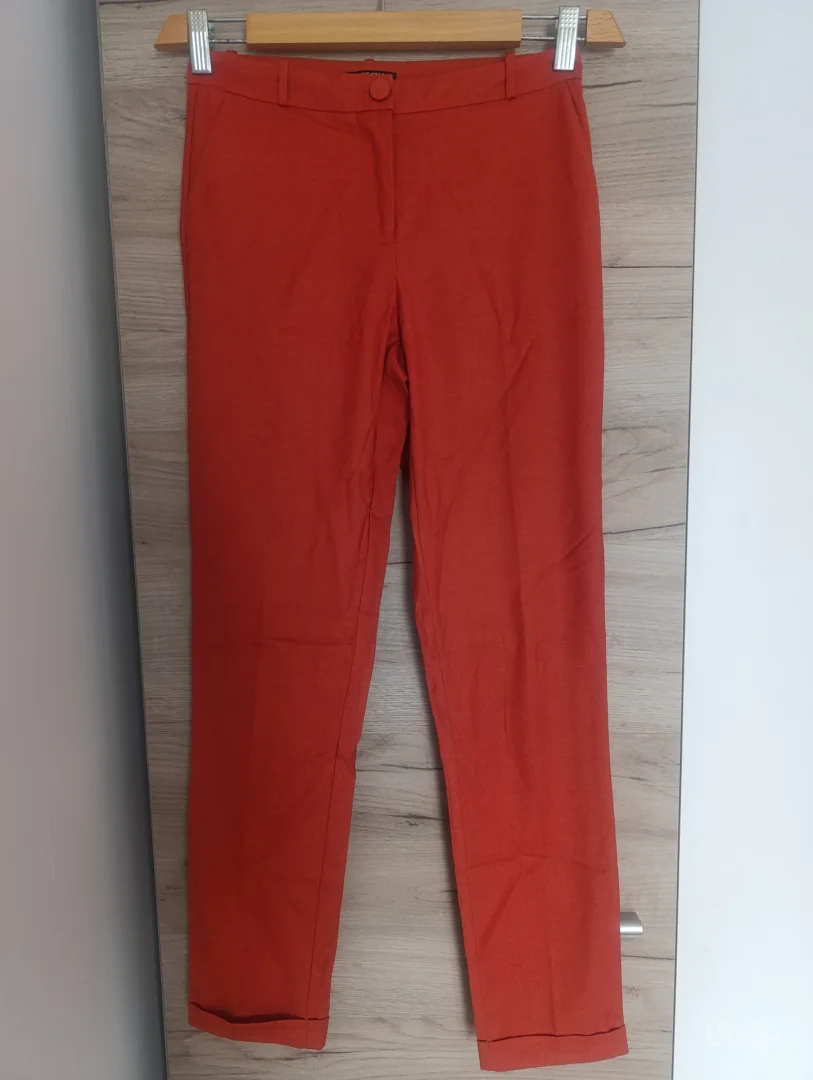 Poslovne pantalone Orsay 32
