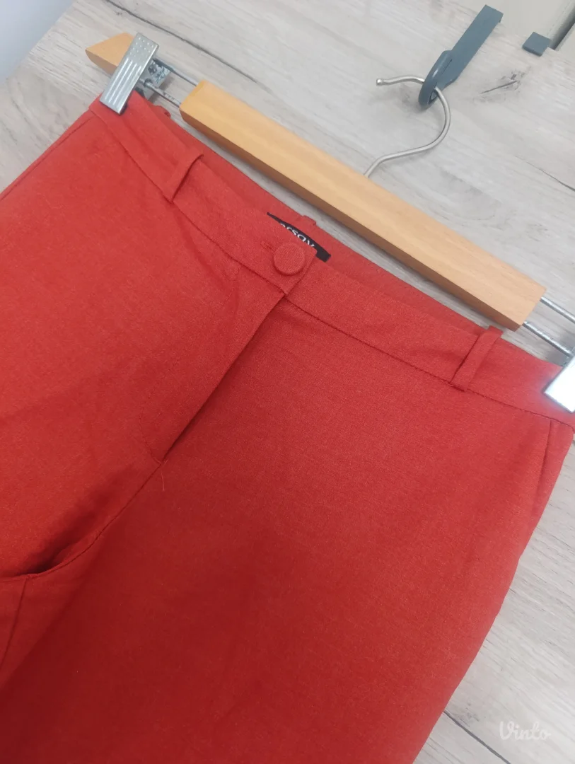 Poslovne pantalone Orsay 32