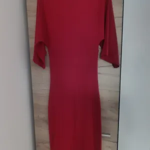 Haljina trikotaza midi uska