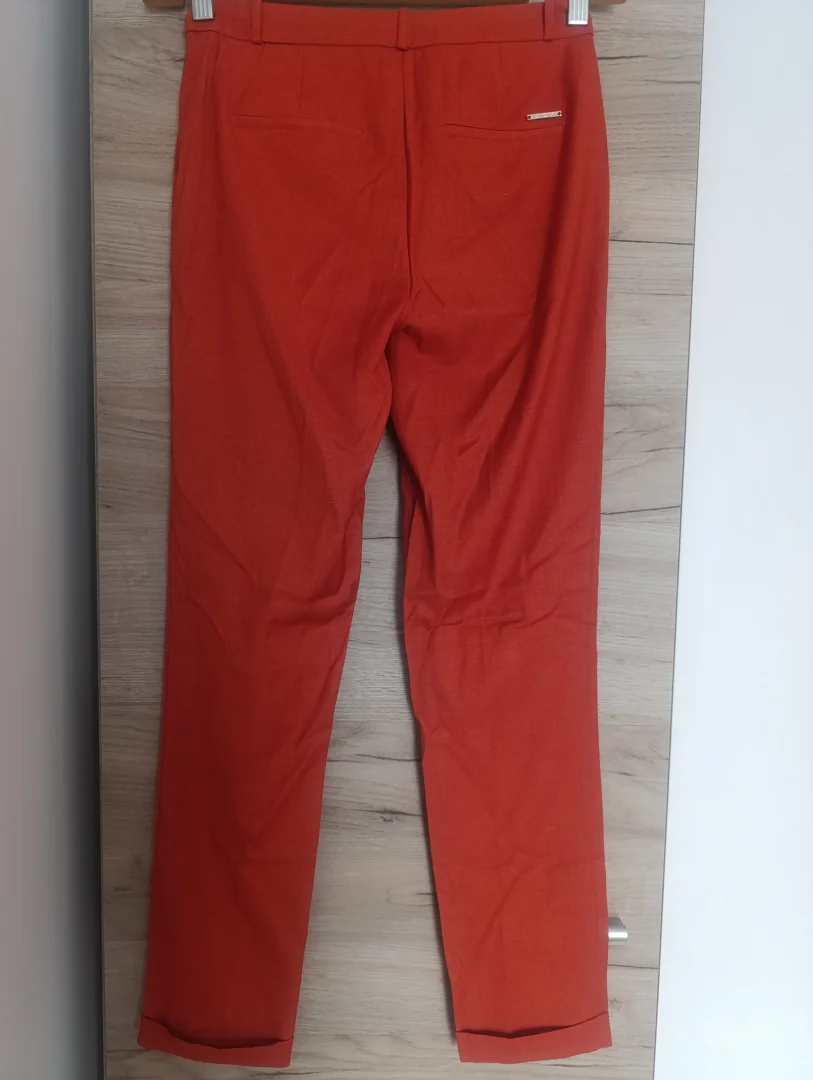 Poslovne pantalone Orsay 32