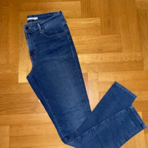 Levis teksas farmerke