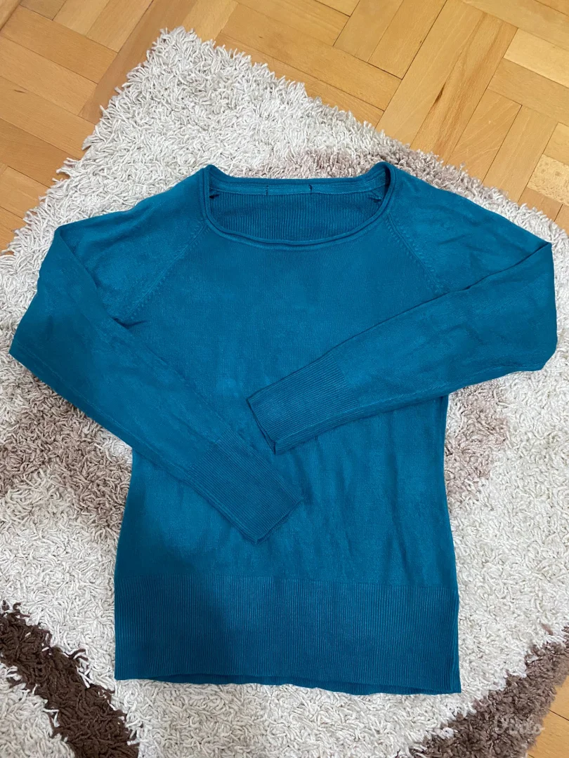 Zenski dzemperi vise komada