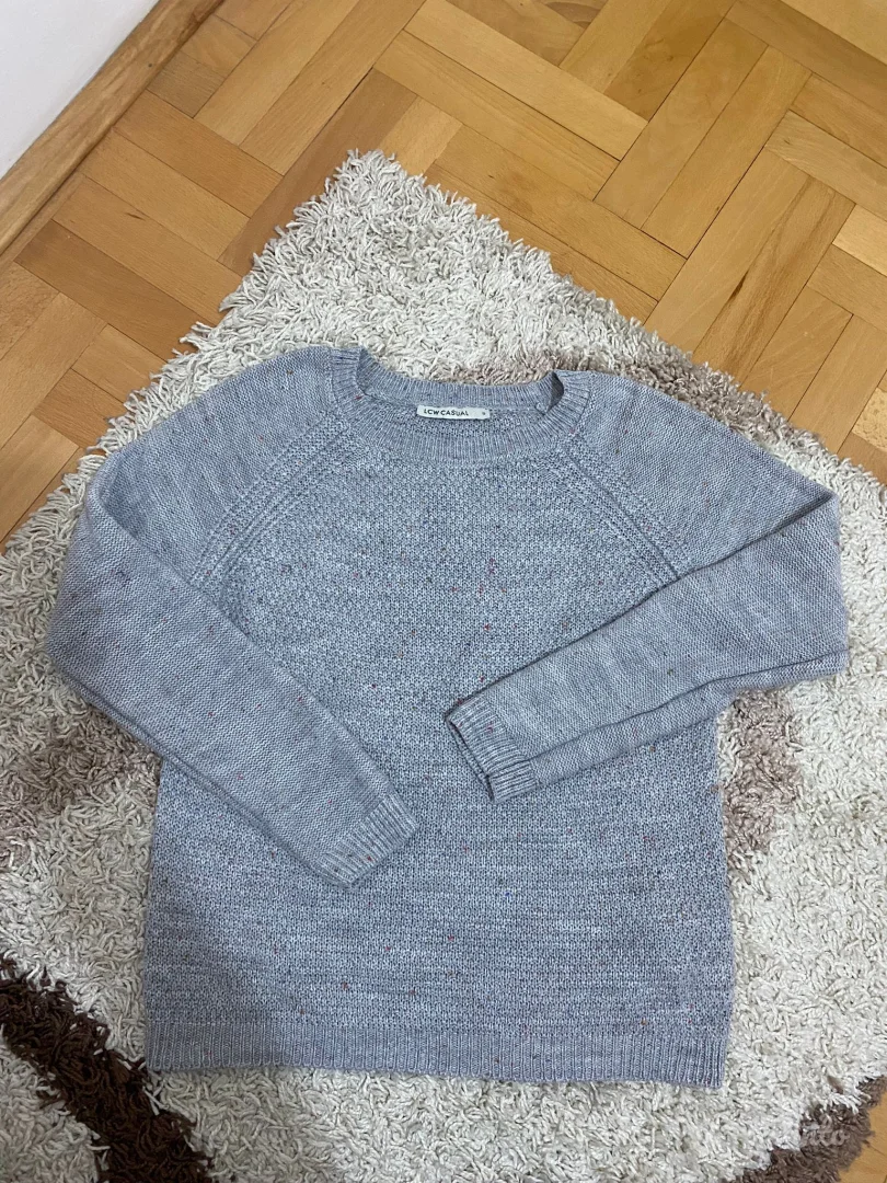 Zenski dzemperi vise komada