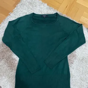 Zenski dzemperi vise komada