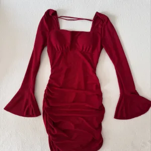 Svecana sljokicava haljina