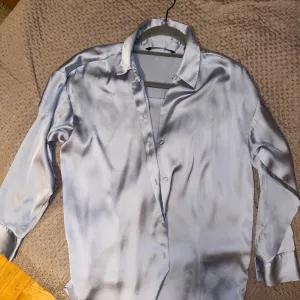 Zara Satenska Kosulja