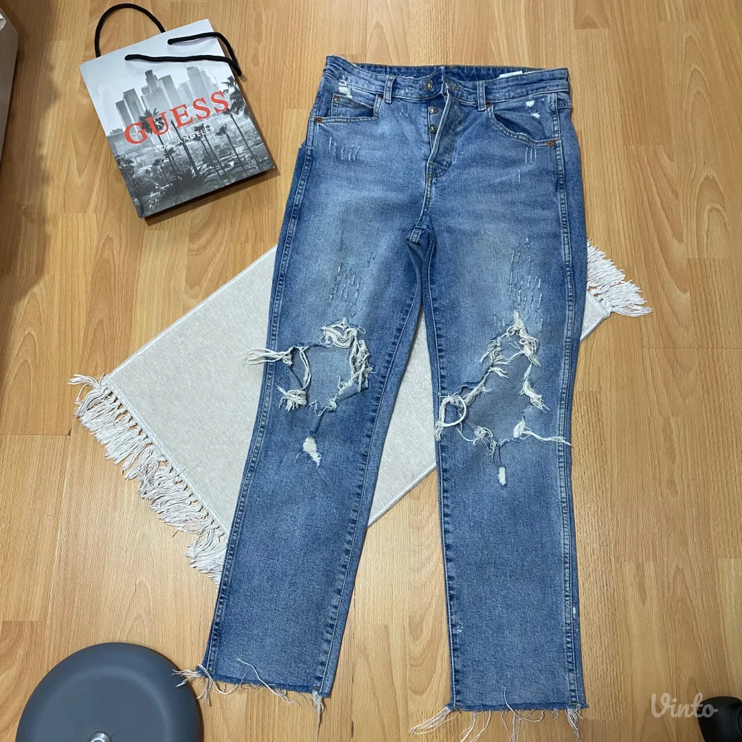 Pocepane duboke farmerke 38