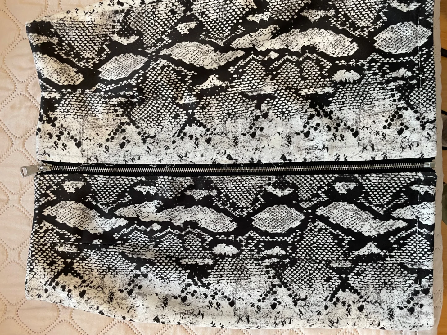 New Collection-uska suknja