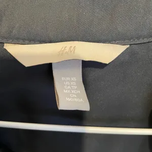 H&M-košuljica