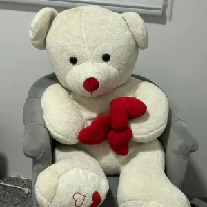 veliki plisani medved