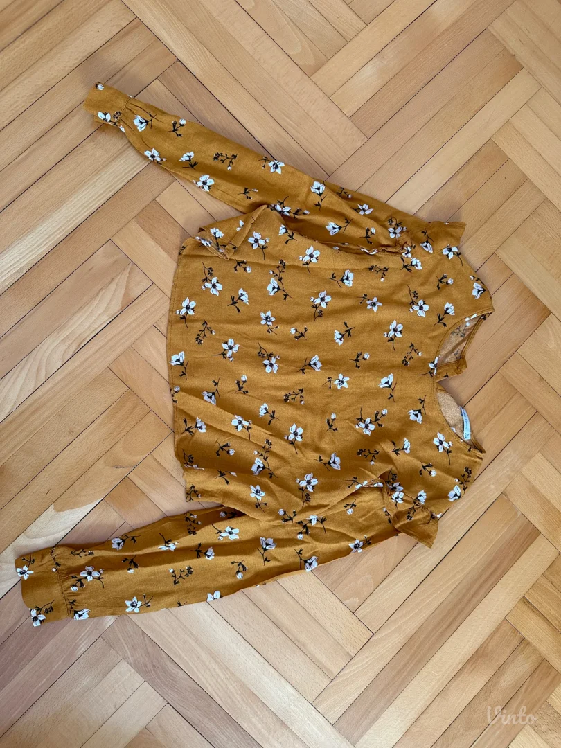 Bershka bluza sa cvetićima