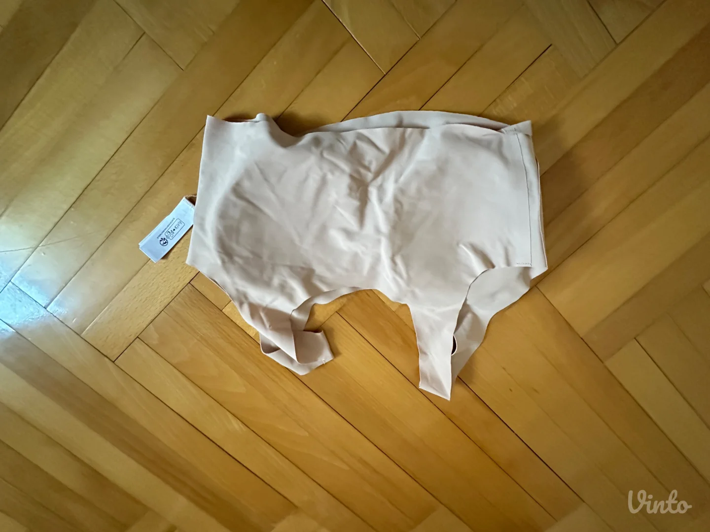 Esmara laserski isečen grudnjak