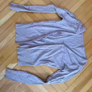 Tanak džemper na dugmiće