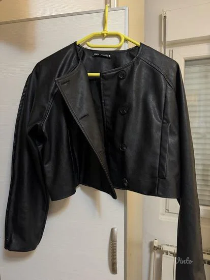 Zara crop kožna jakna nova