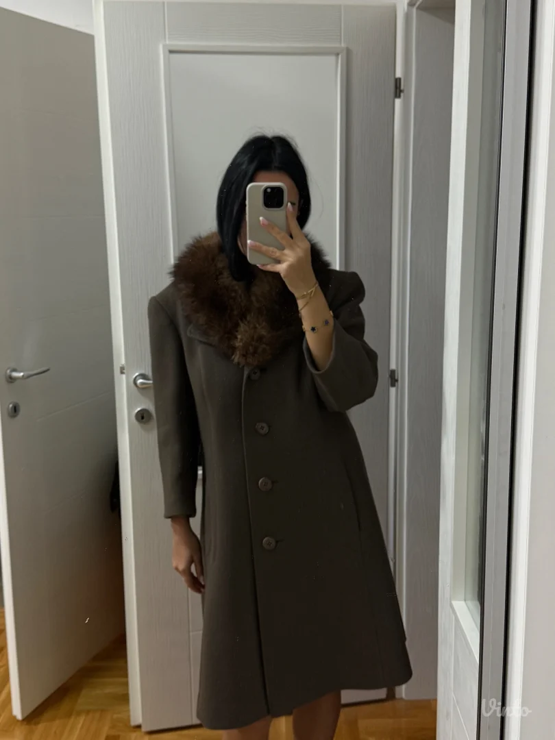 Kaput vuna sa prirodnim krznom